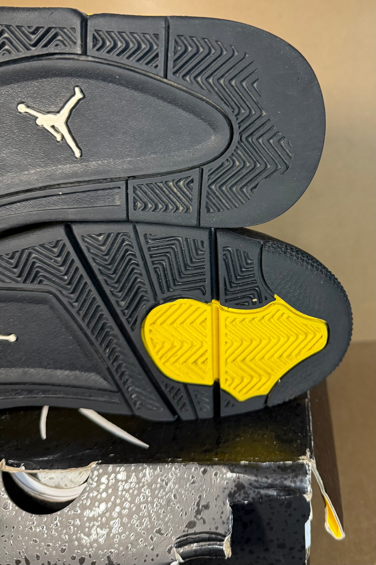 Jordan 4 (Yellow Thunder) pre loved uk 6