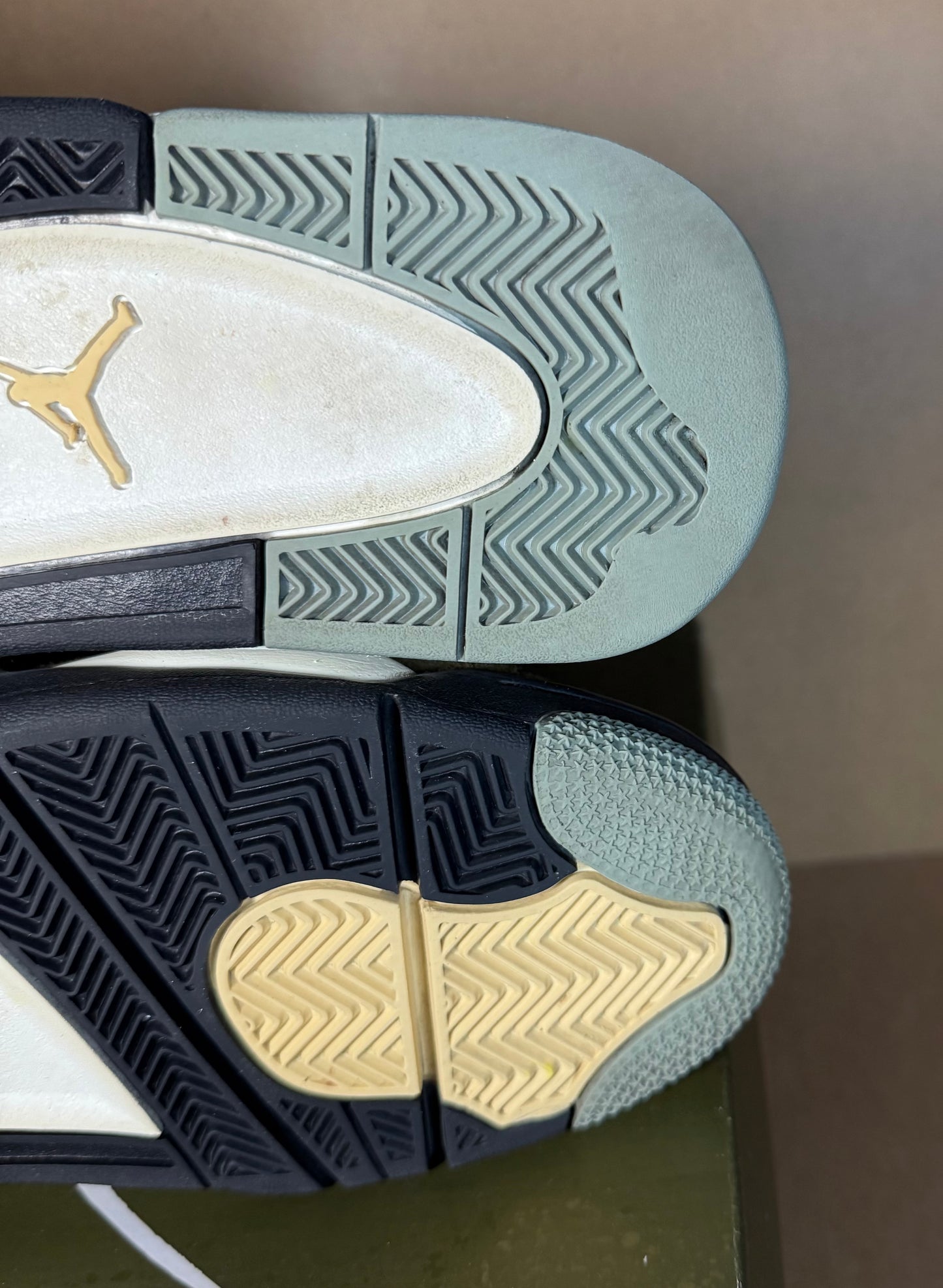 Jordan 4 (Olive) pre loved uk 9.5