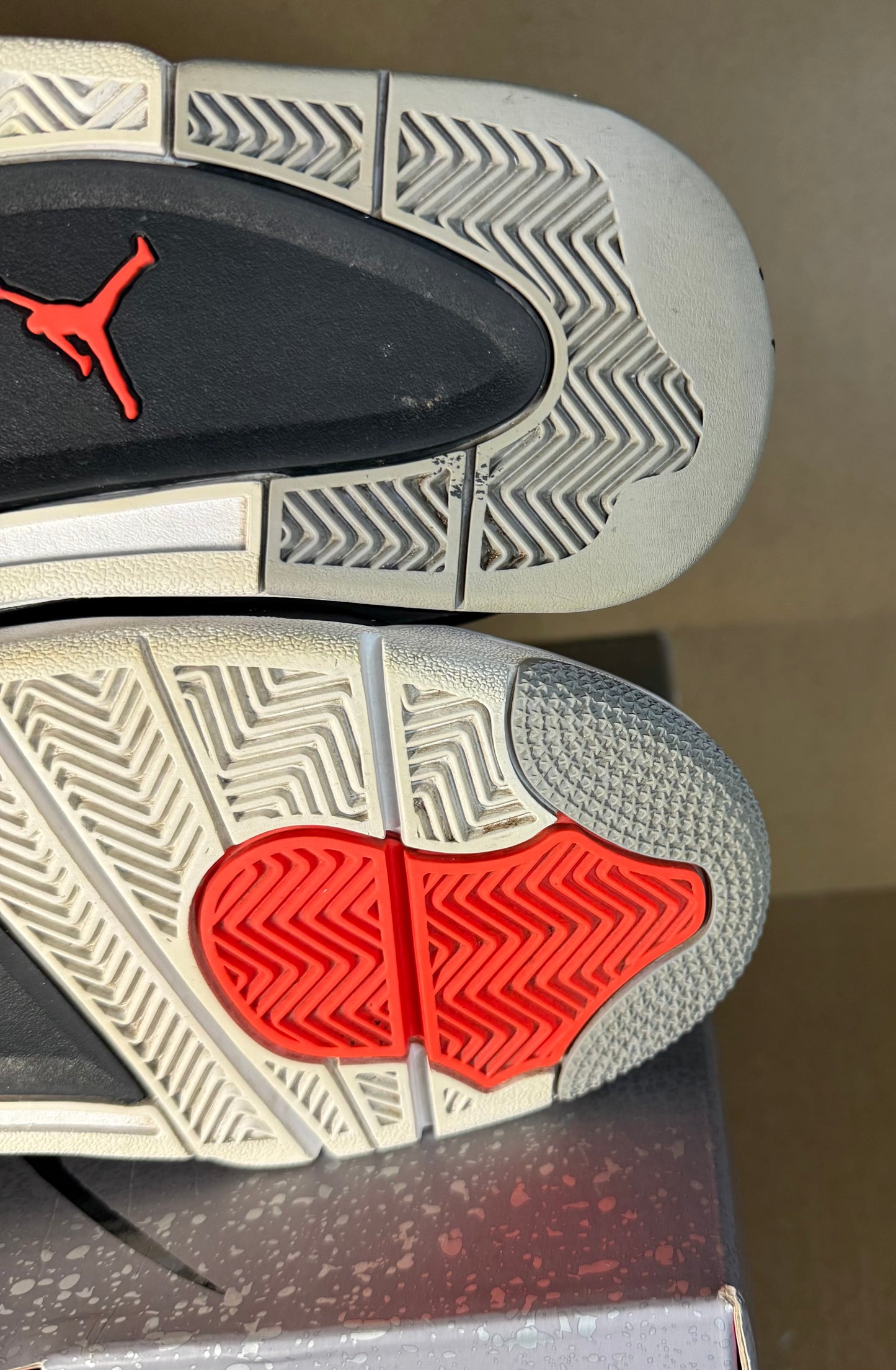 Jordan 4 (Infrared) pre loved uk 8.5