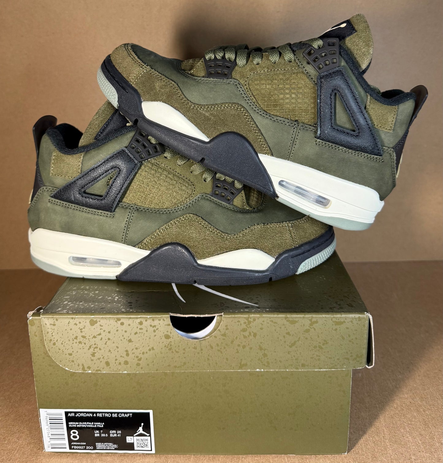 Jordan 4 (Olive) pre loved uk 7