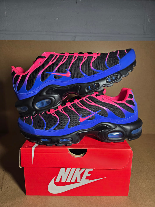 AIR MAX PLUS Black/Hyper Pink-Racer Blue