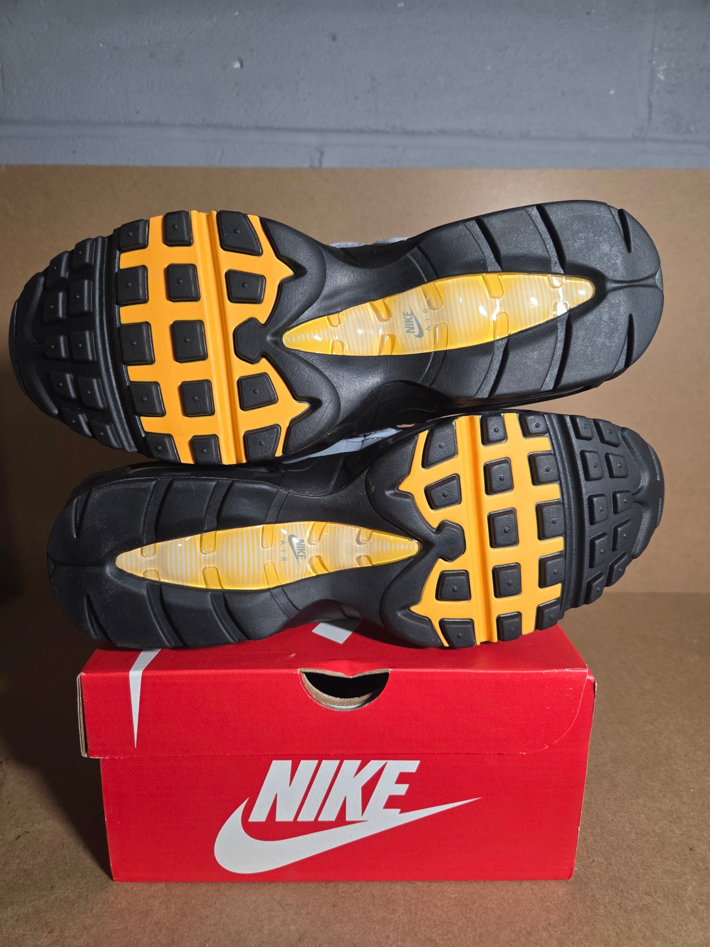 NIKE AIR MAX 95 Cool Grey/Sundial-Wolf Grey